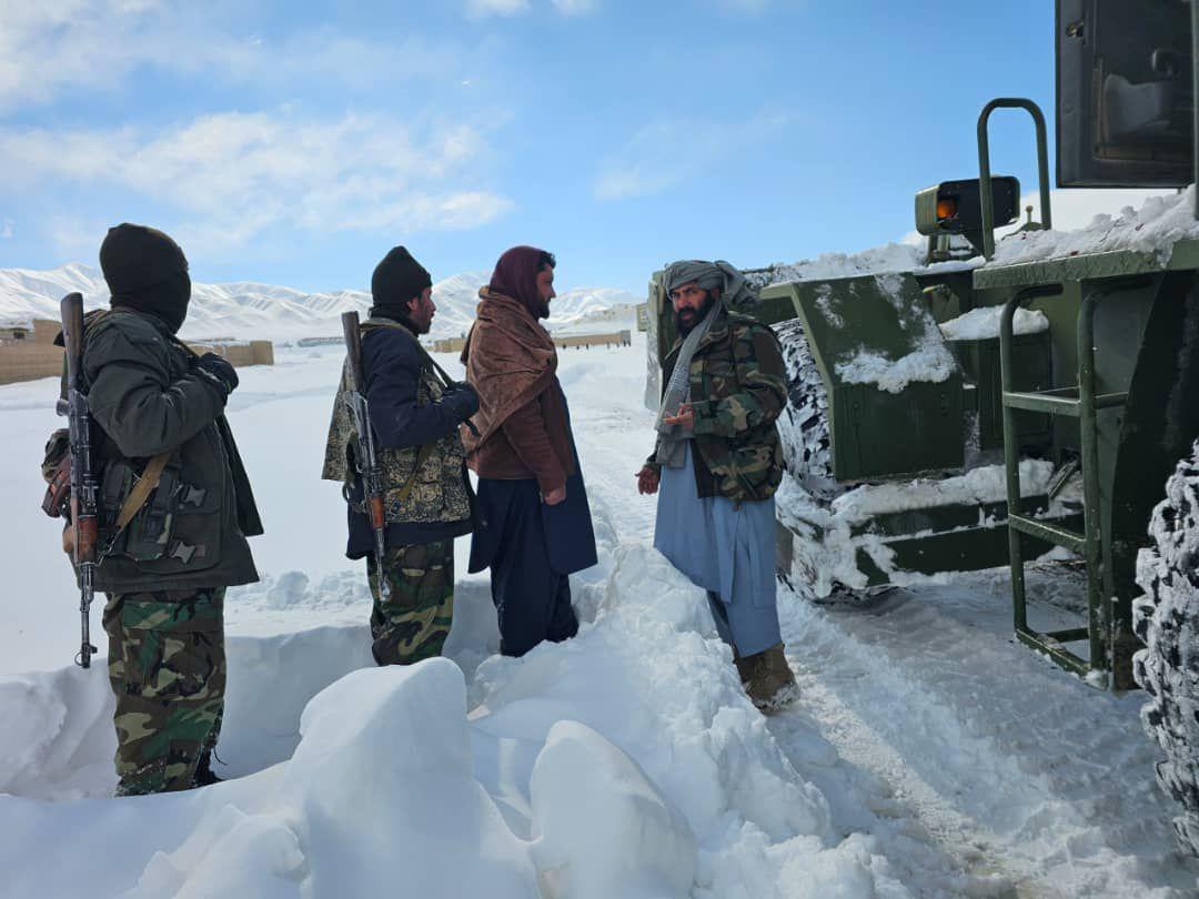 د پروان لواء انجنیرۍ ټیم له لوري ٢٠ کلیومتره سرک له واورو څخه پاک شو